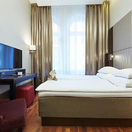 Hobo Hotel 4*